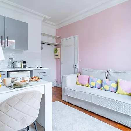 Flat Next To Montparnasse Train Station - Ii Appartement Parijs